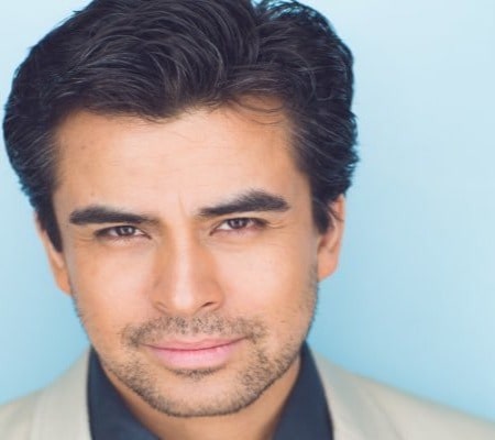 Alberto Bonilla is a Mexican-American actor, who is actively working as a filmmaker for more than one and a half decade. Is Alberto married or he is single? Who is his wife?